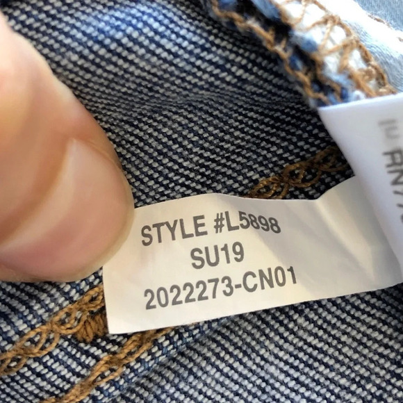 Madewell Roadtripper Distressed Denim Jean Shorts Size 24 - Picture 8 of 13